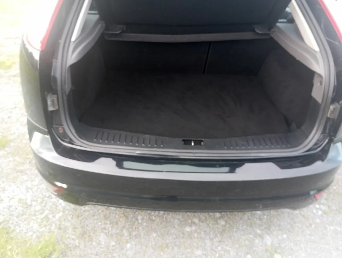 Ford Focus 2011 - Image 1