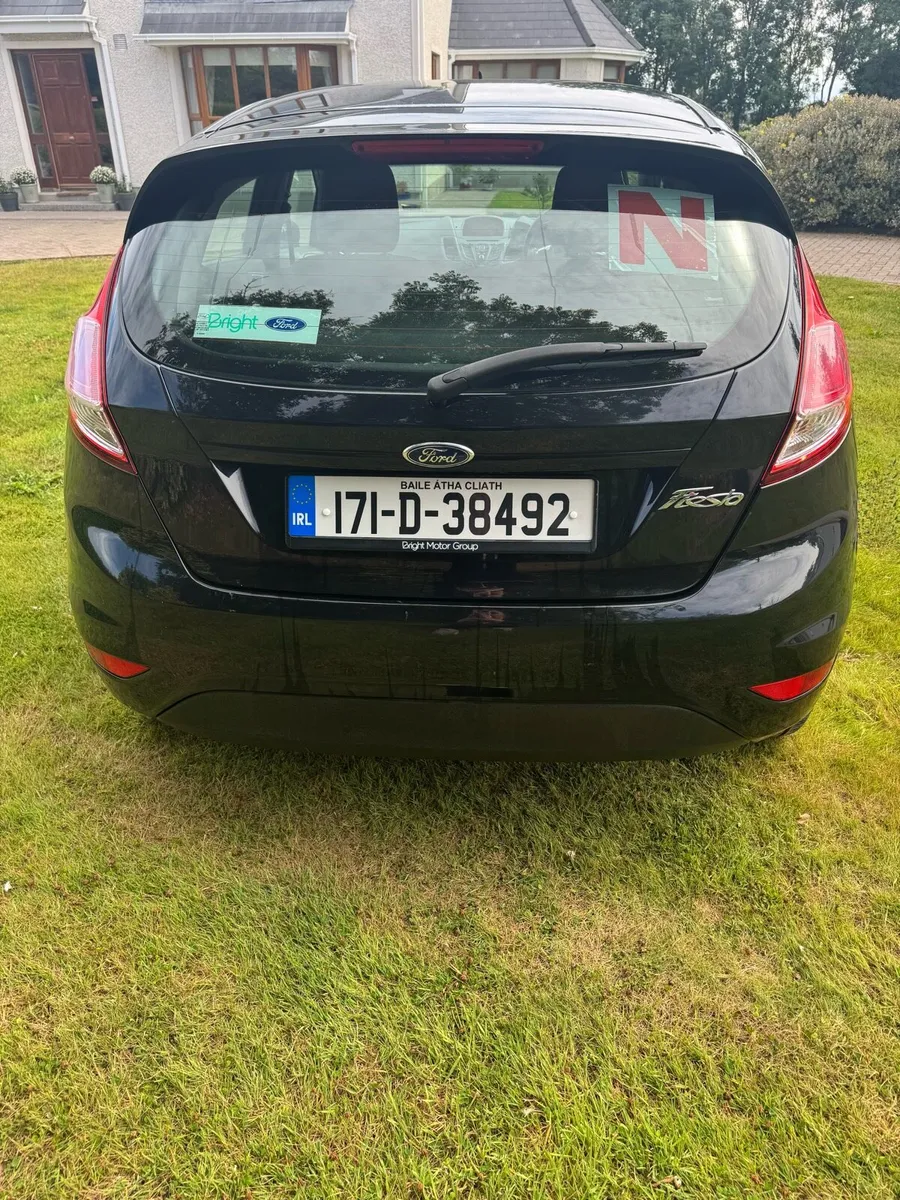 Black Ford Fiesta 1.25L Zetec - Image 4