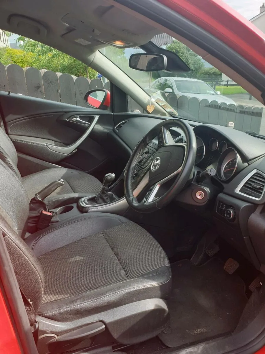 Vauxhall Astra 2013 - Image 1