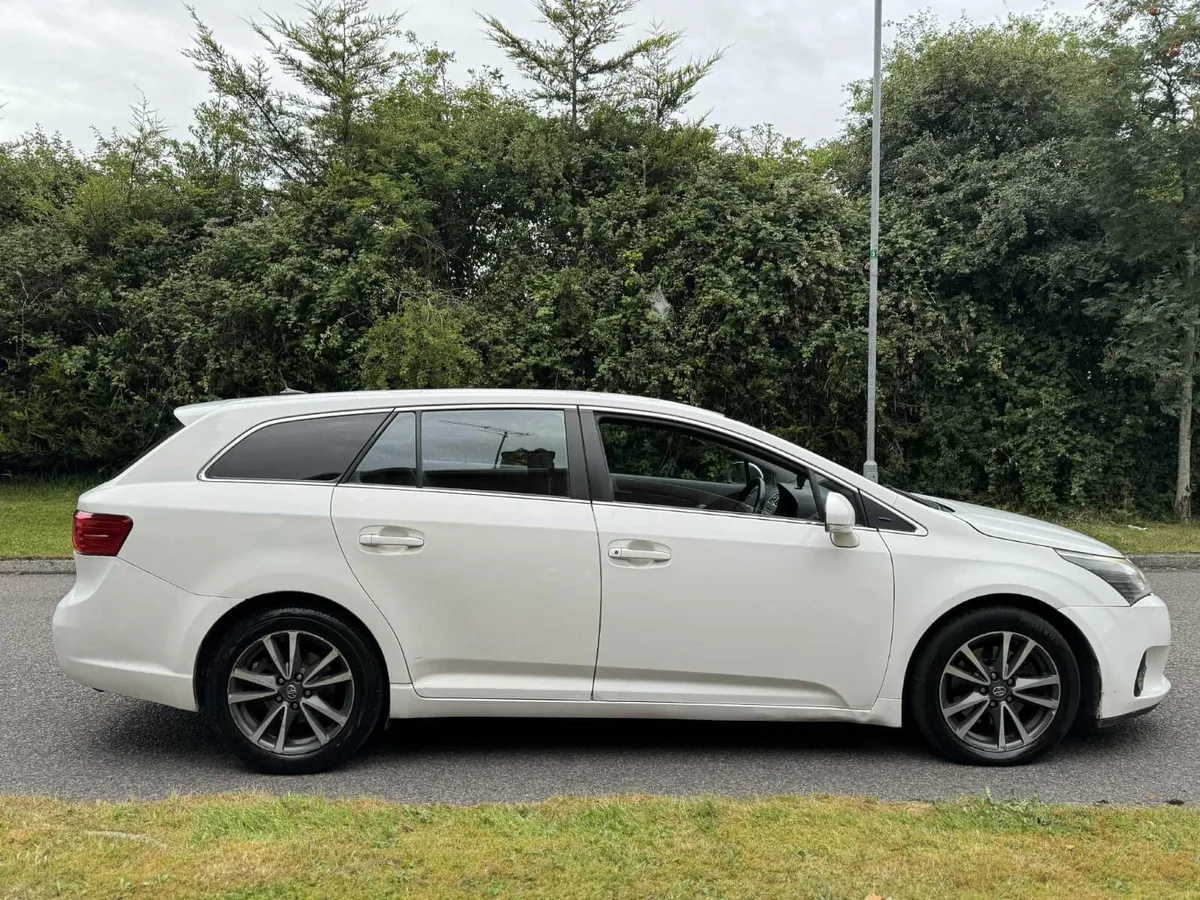 Toyota Avenisa - Image 3