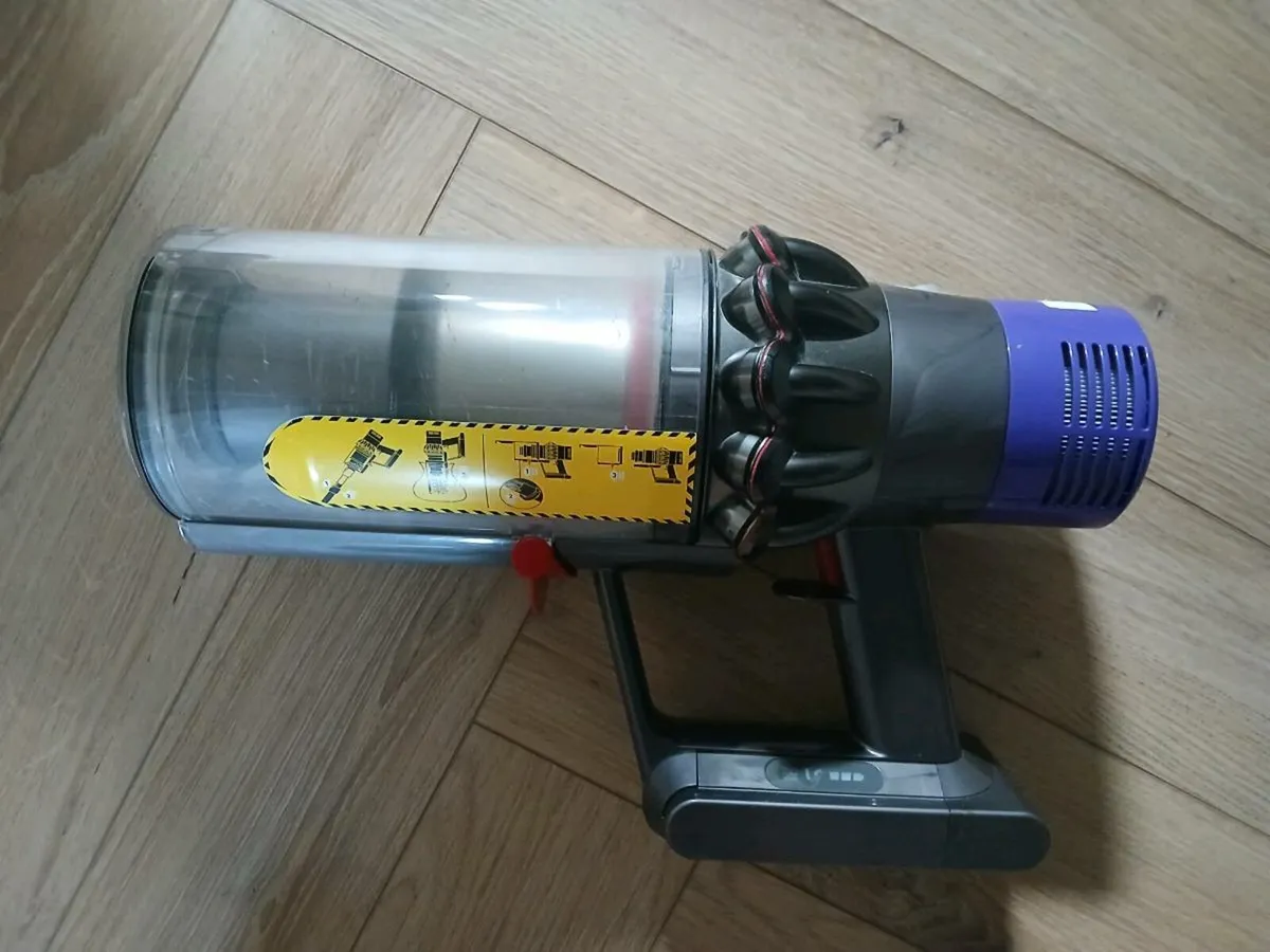 Dyson V10 main body for repair or spares