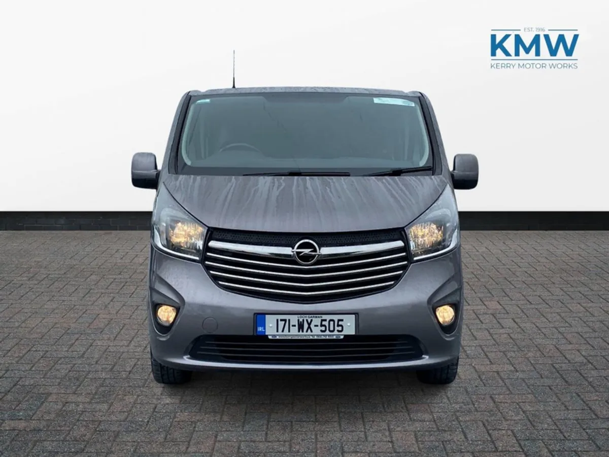 Opel Vivaro Crew Cab Sportive 6 Seater - Image 4