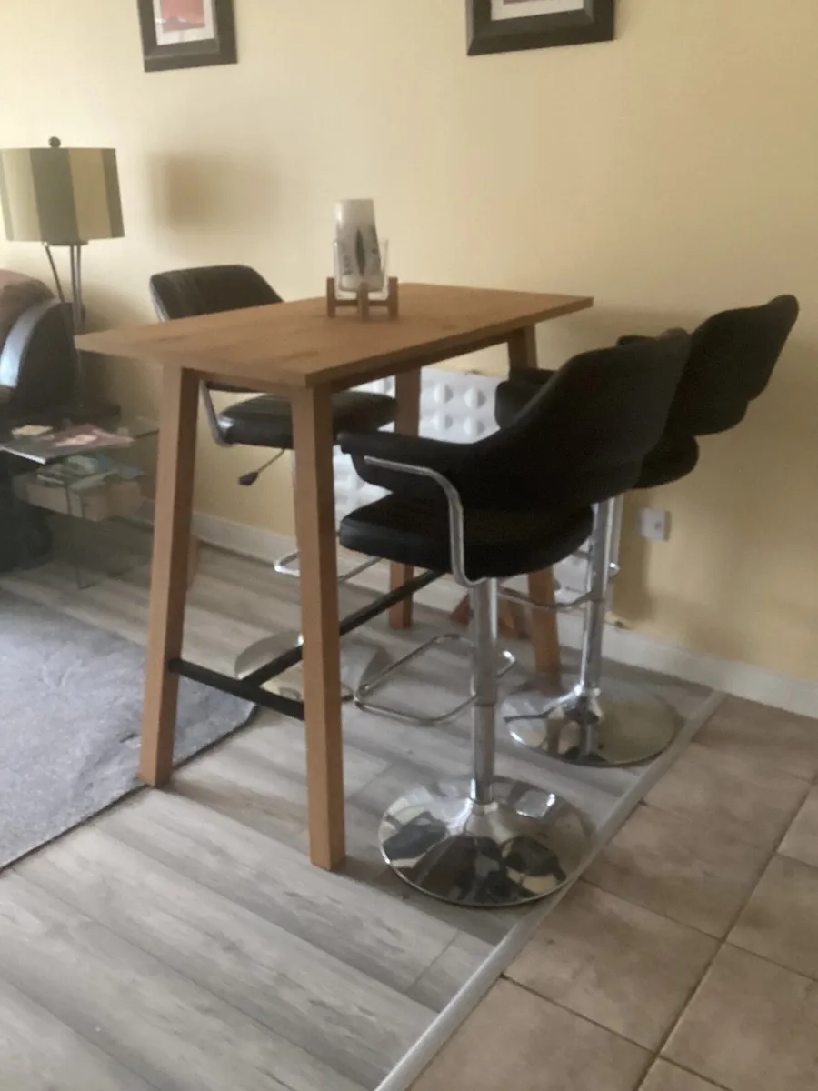 Table & Chairs - Image 1