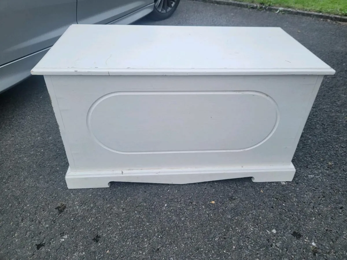Blanket box - Image 1