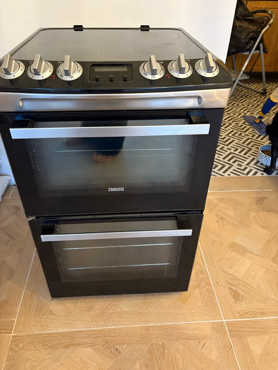 Zanussi eclectric oven - Freestanding 55cm - Image 1