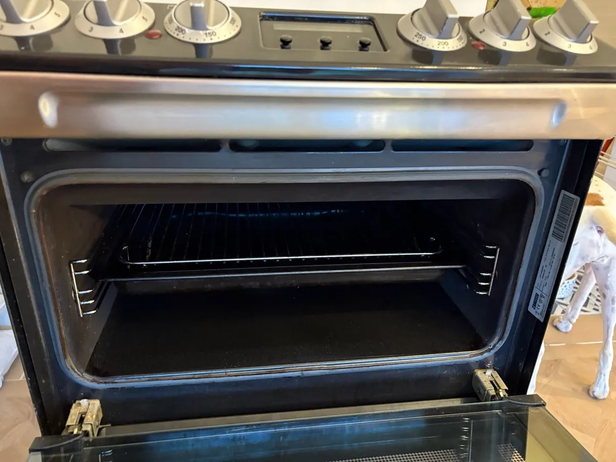 Zanussi eclectric oven - Freestanding 55cm - Image 3