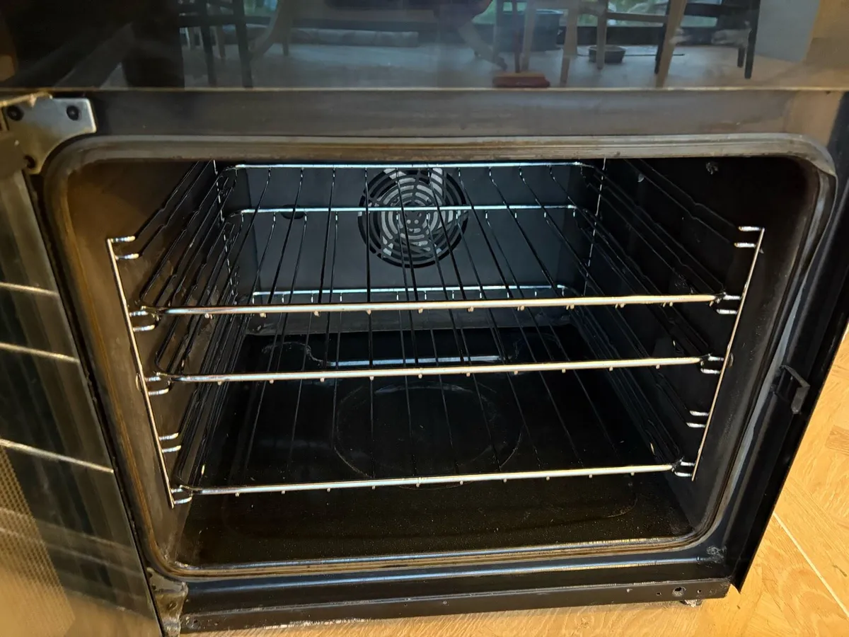 Zanussi eclectric oven - Freestanding 55cm - Image 4