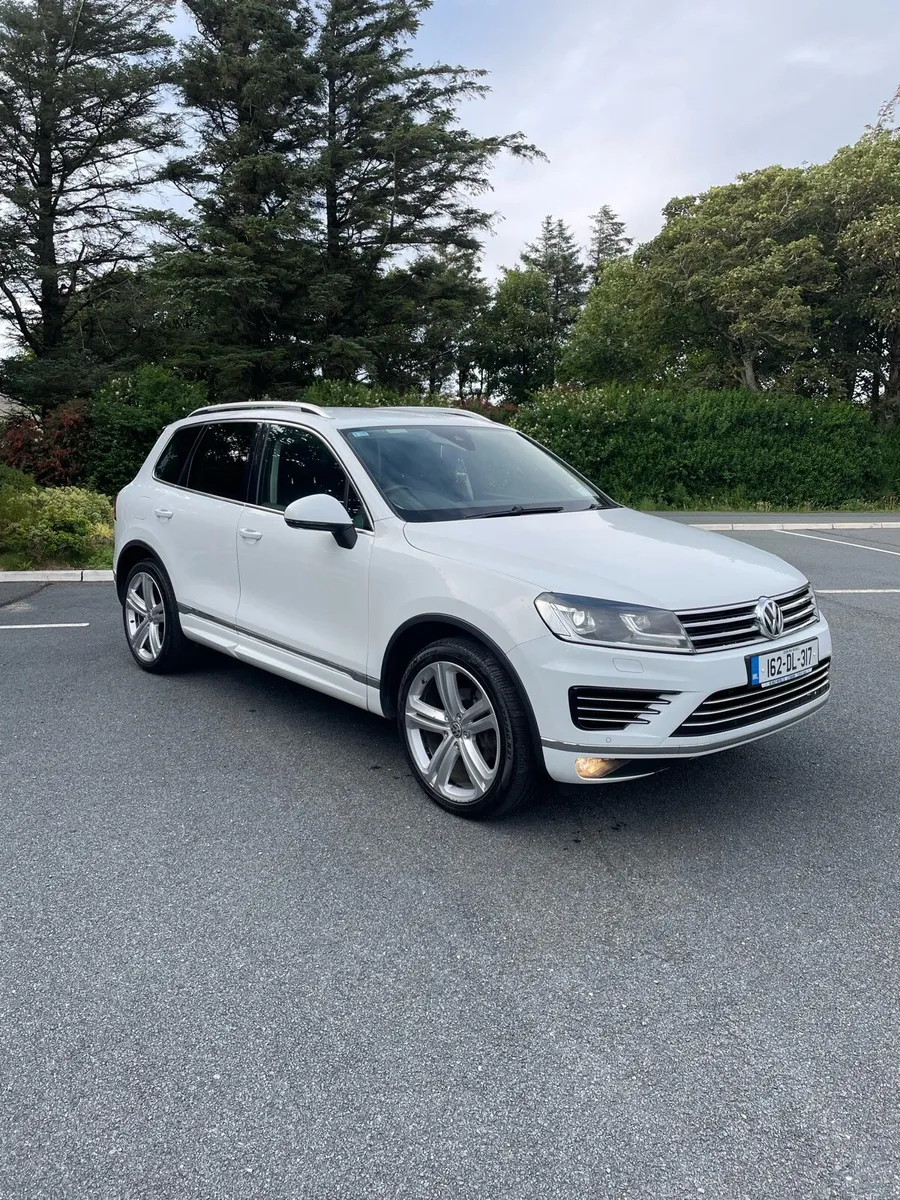 Volkswagen Touareg R-line Crew Cab - Image 1