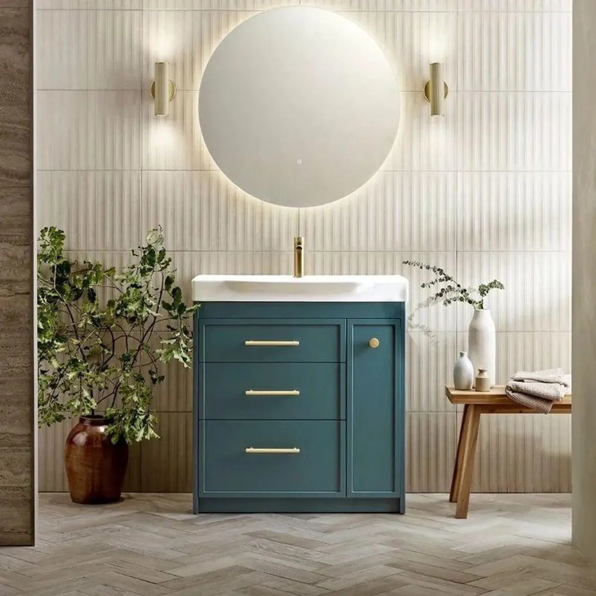 Concierge 800 Vanity & Basin