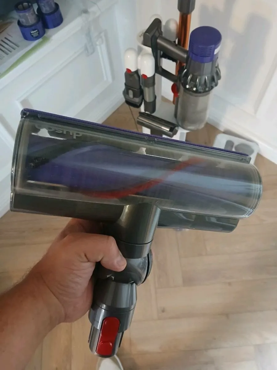 Dyson V10 brush head - Image 1