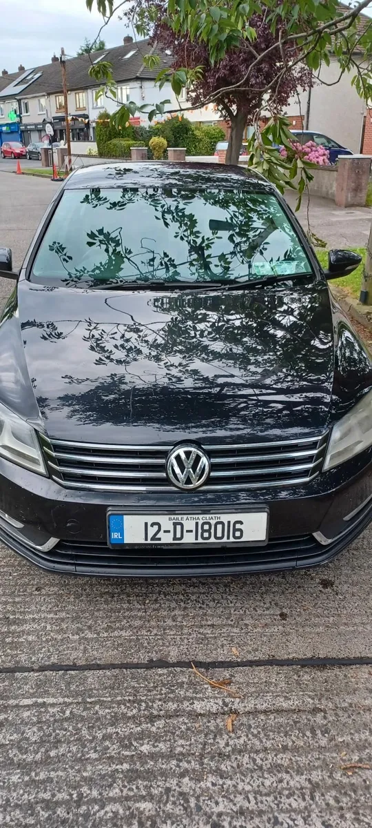 Volkswagen Passat 2012 - Image 1