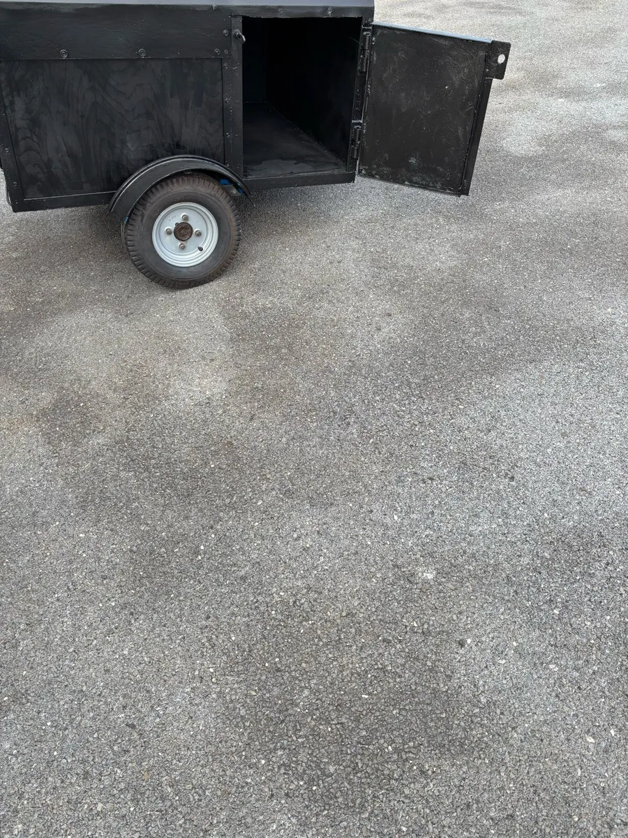 Dog trailer - Image 1
