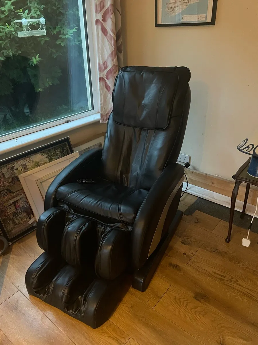 Massage chair - Image 1