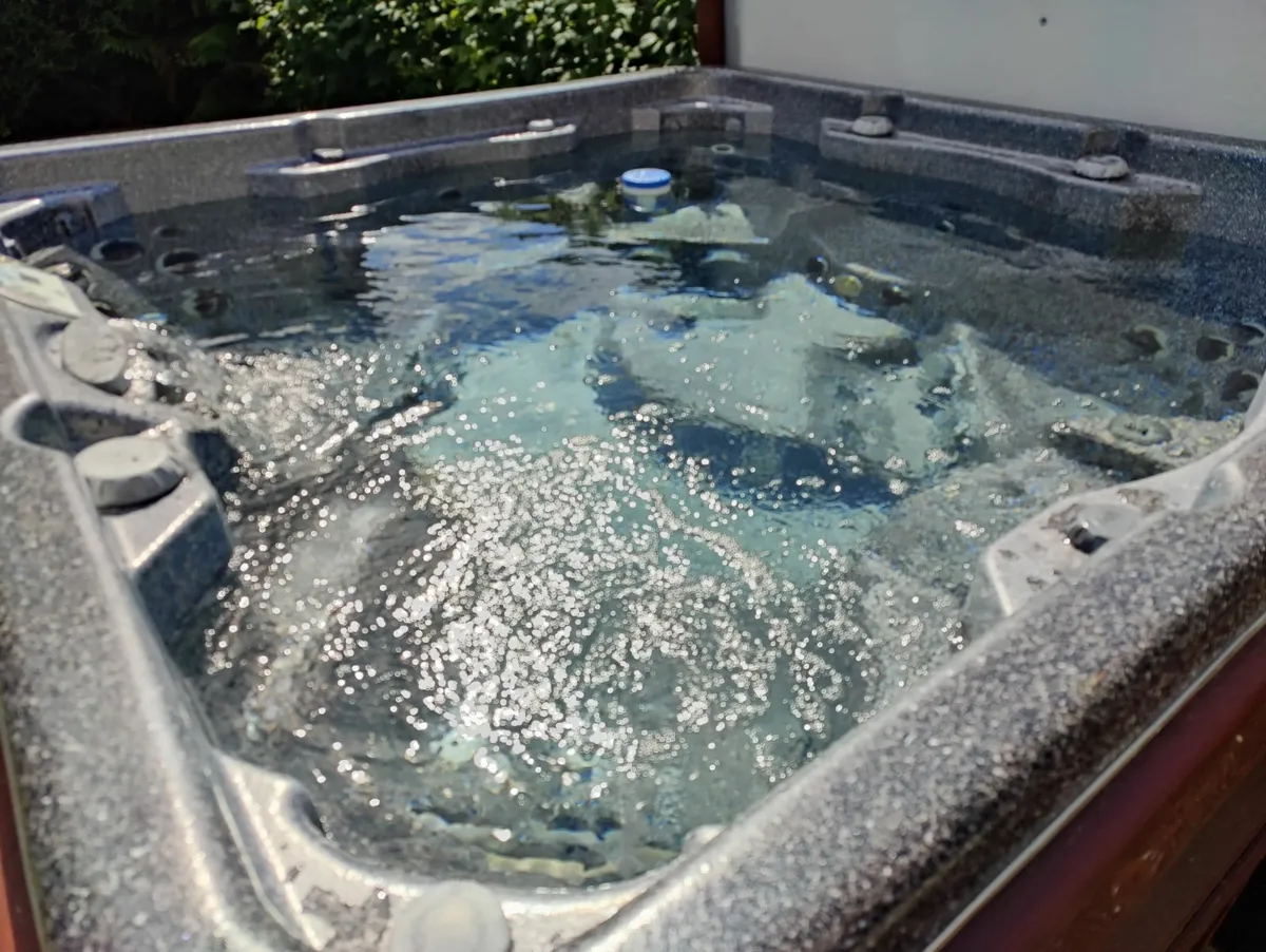Outdoor Hot Tub Jacuzzi 7 Person - Image 3