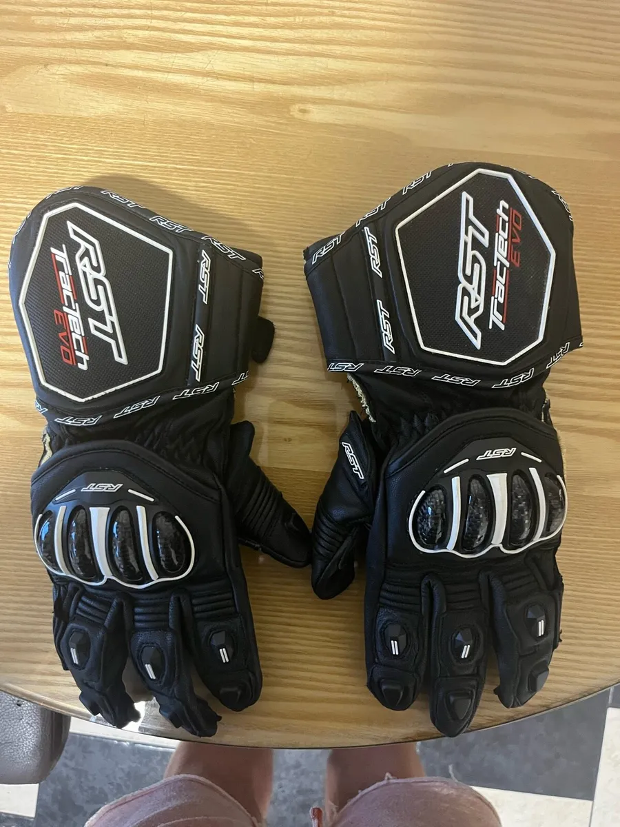 Motorcycle Gloves - Image 1