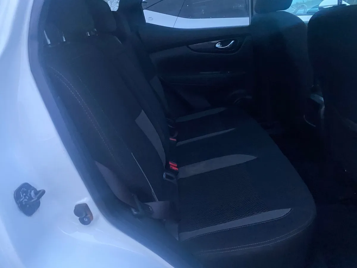 Nissan Qashqai 2019 1.3 petrol, 121000 kilometers - Image 2