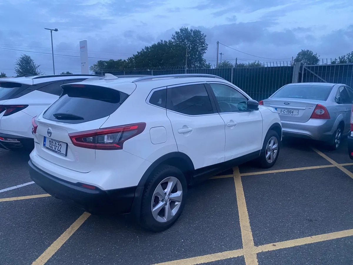 Nissan Qashqai 2019 1.3 petrol, 121000 kilometers - Image 3