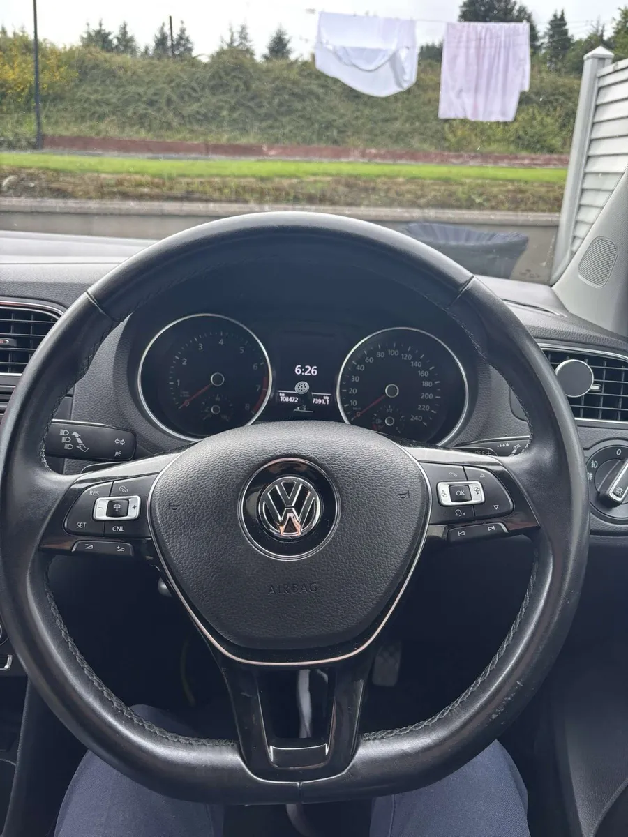Volkswagen polo - Image 4