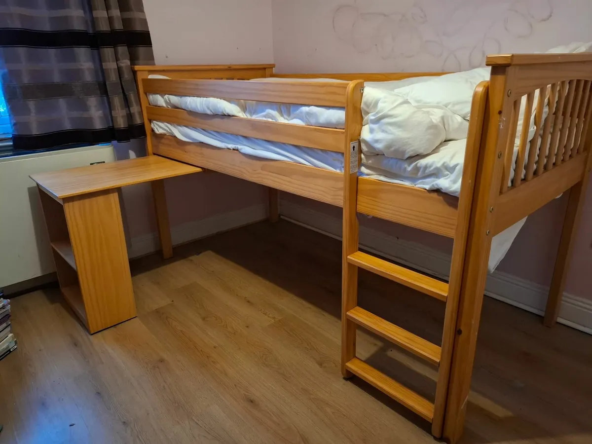 Bed - Image 1