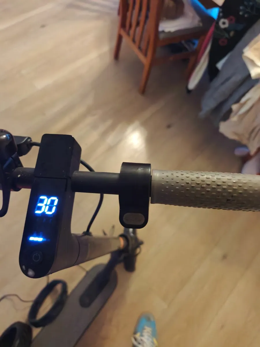 Xiaomi Scooter mi electric scooter iS - Image 1