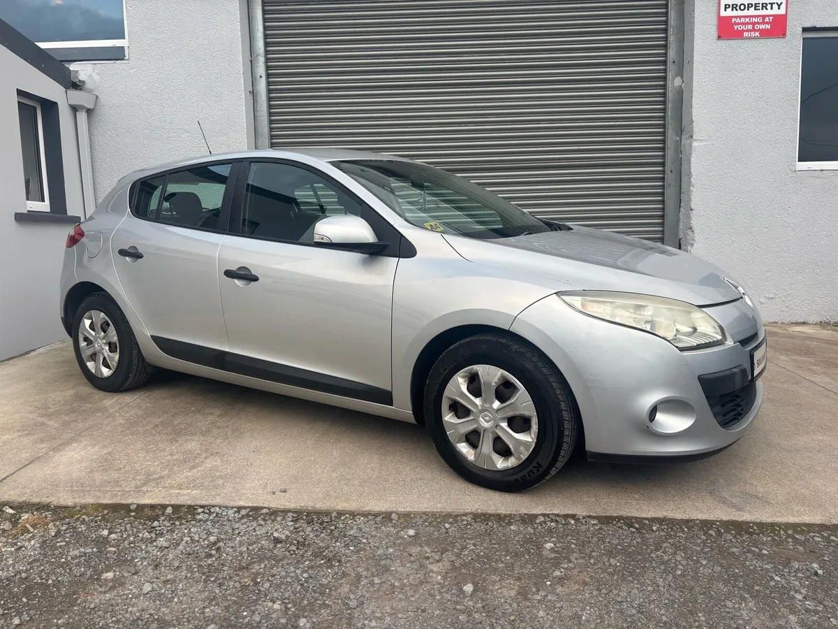 Renault Megane low mileage - Image 2