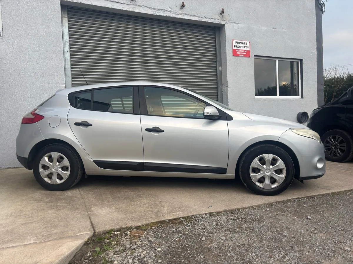 Renault Megane low mileage - Image 3