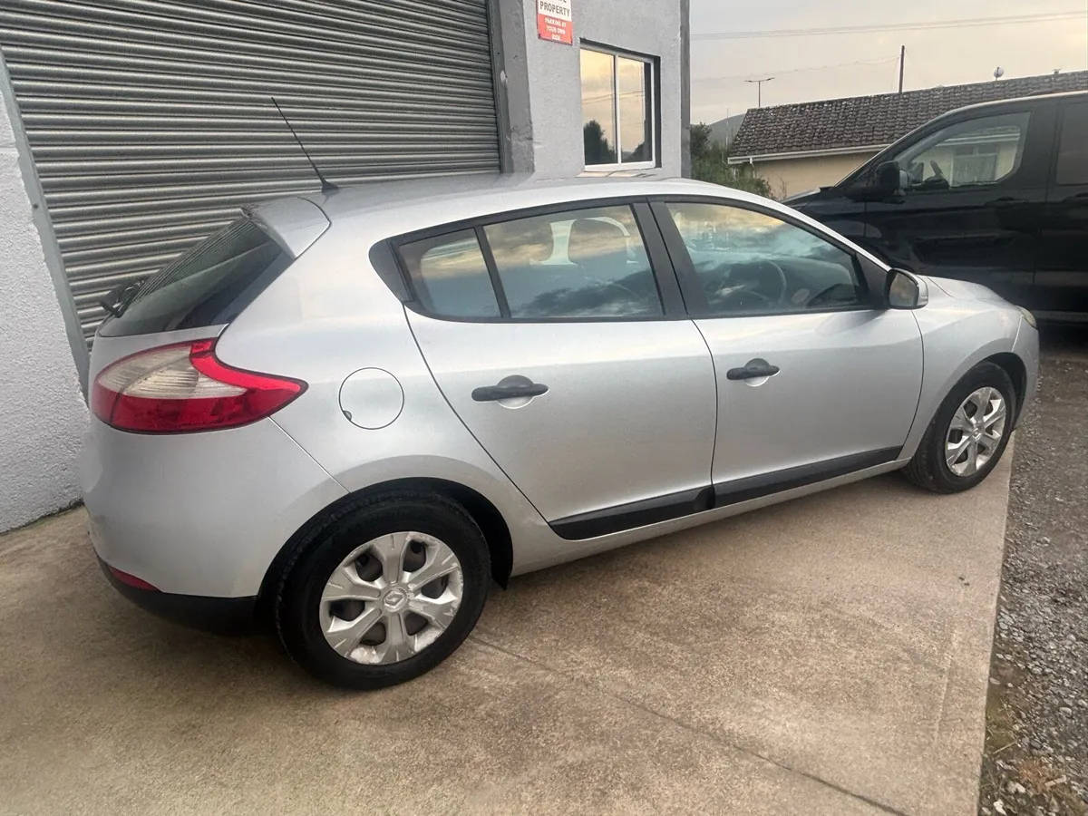 Renault Megane low mileage - Image 4