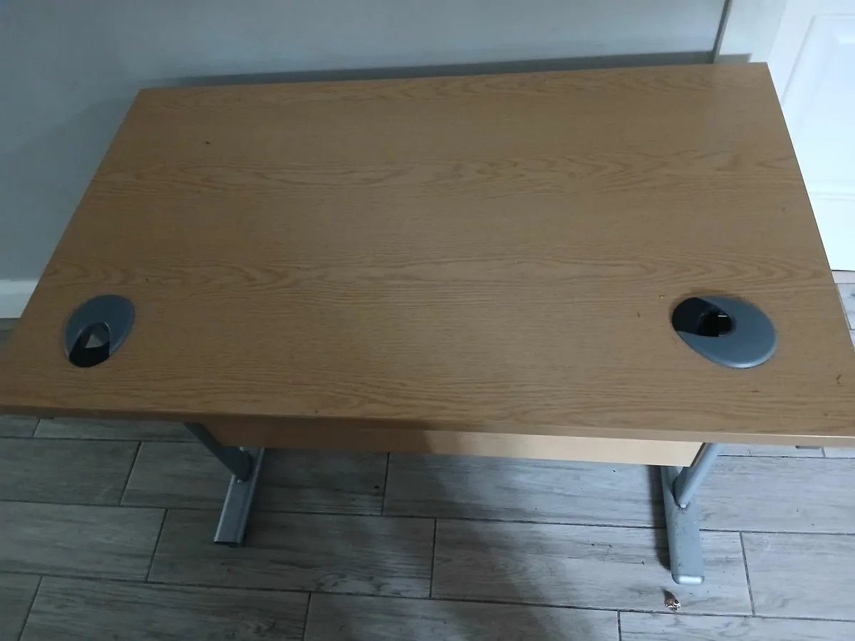 Office desk - Image 2
