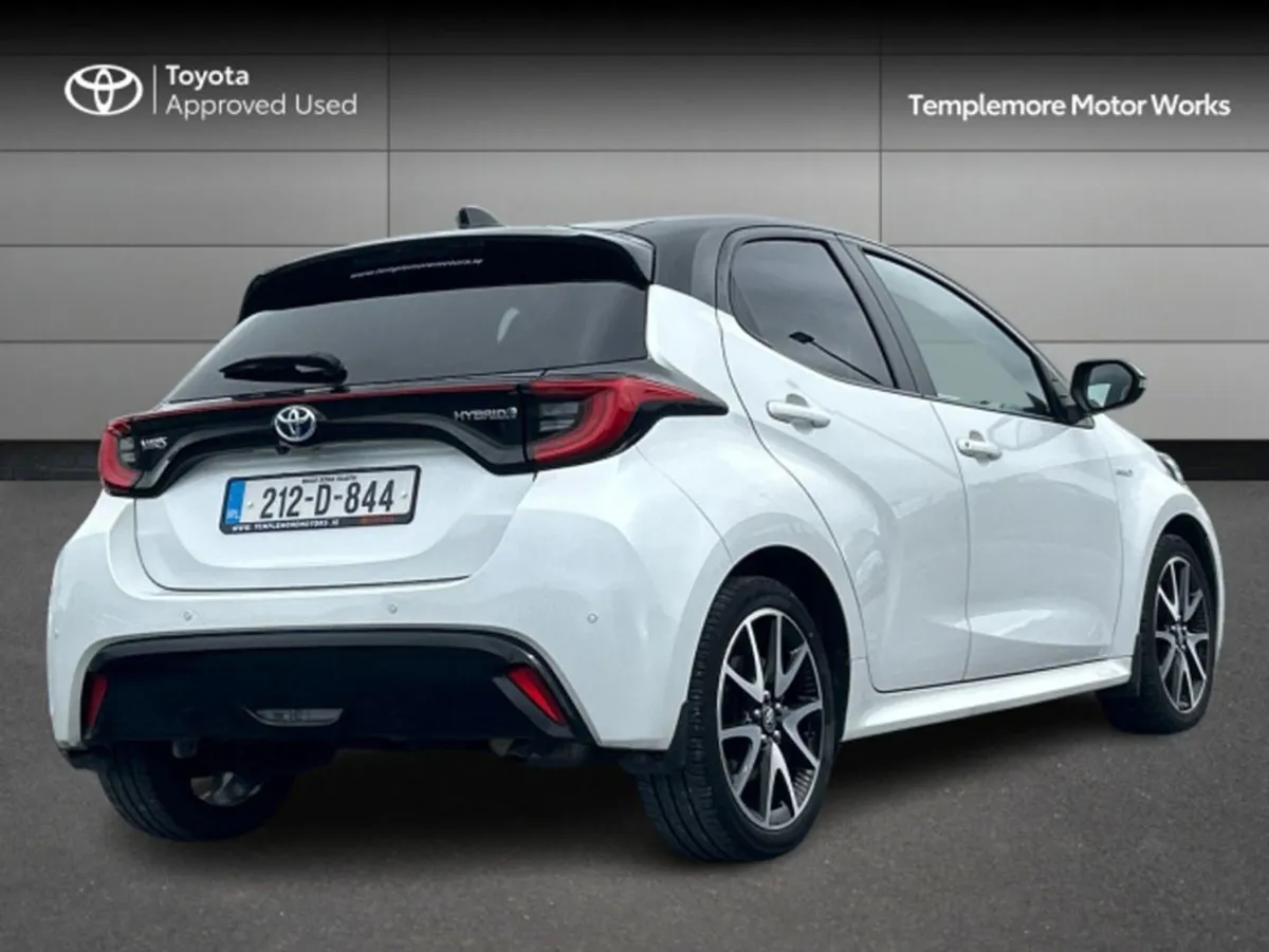 Toyota Yaris Hybrid Style 4DR A Auto - Image 2