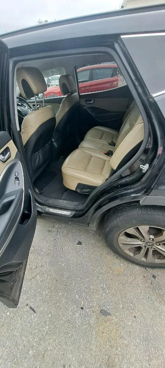 Hyundai Ssnta Fe - Image 3