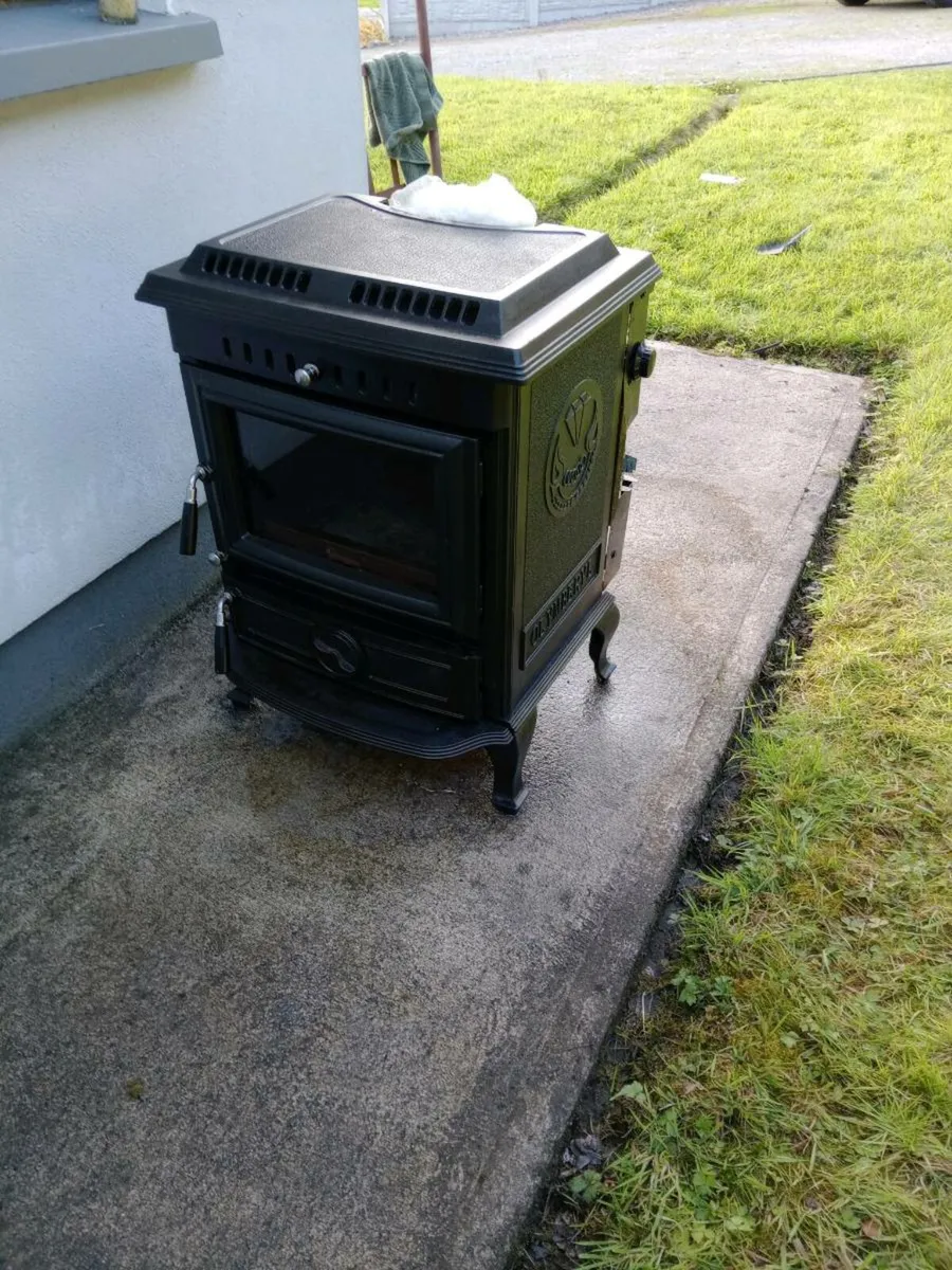 Solid fuel stove with boiler - Image 2