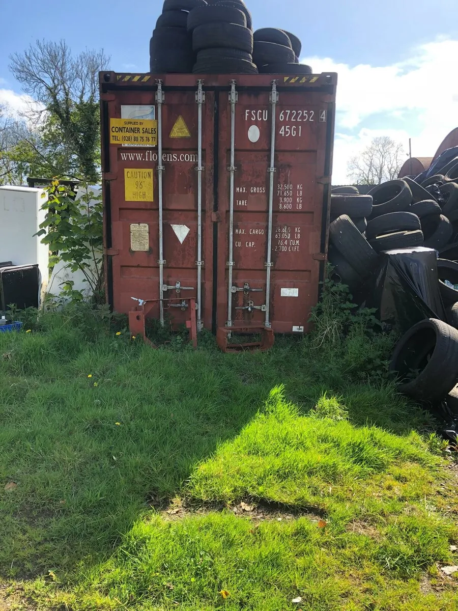 40ft shipping container - Image 1