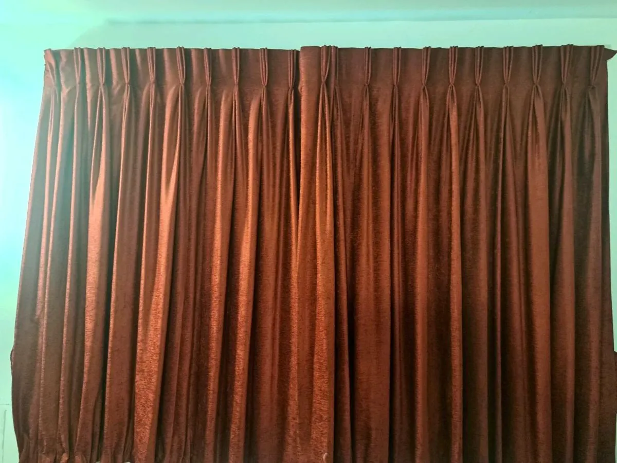 Curtains - Image 2