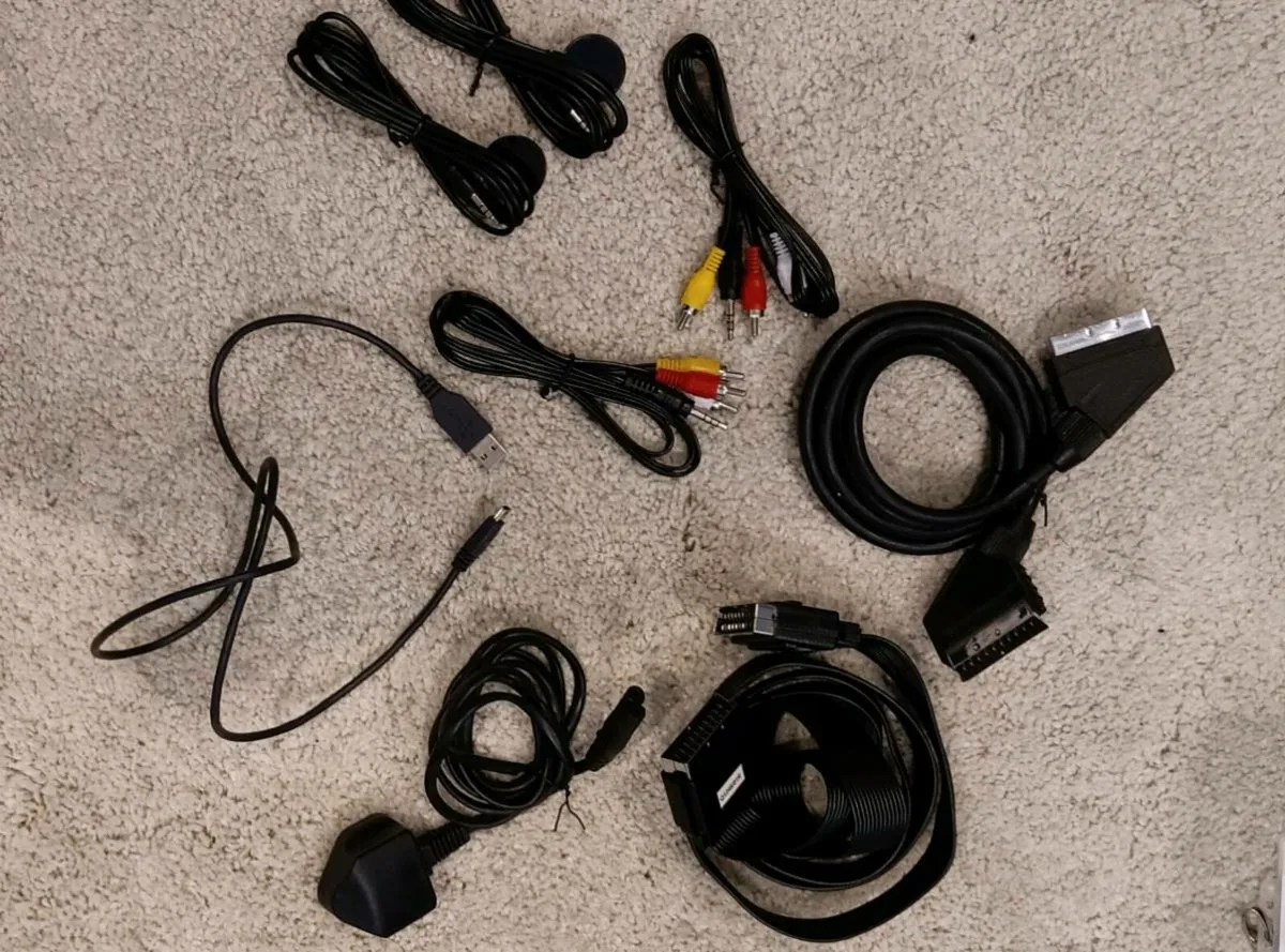 SCARTS, Aux, TV Cables