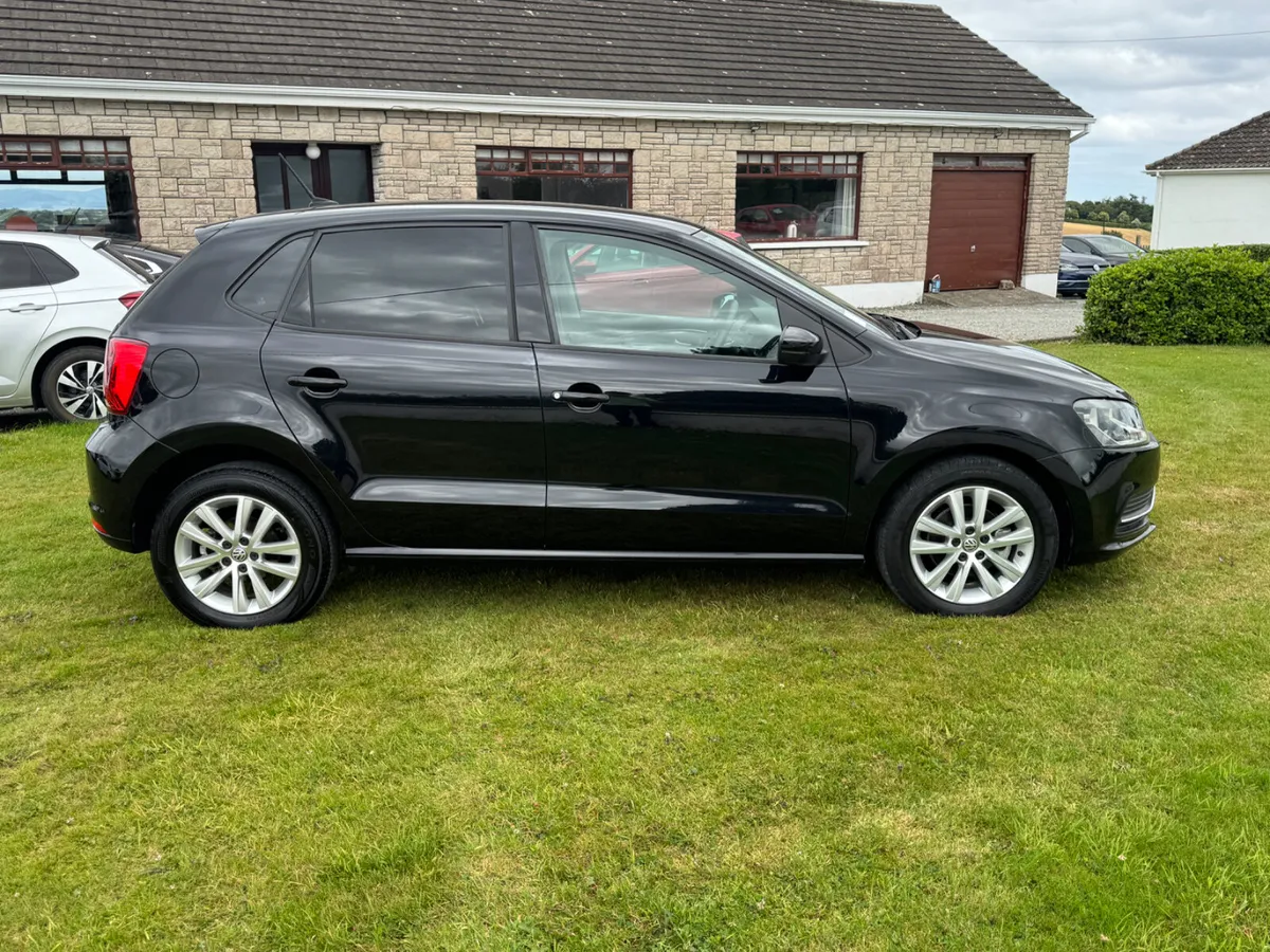 161 Volkswagen Golf Premium Edition - Image 3