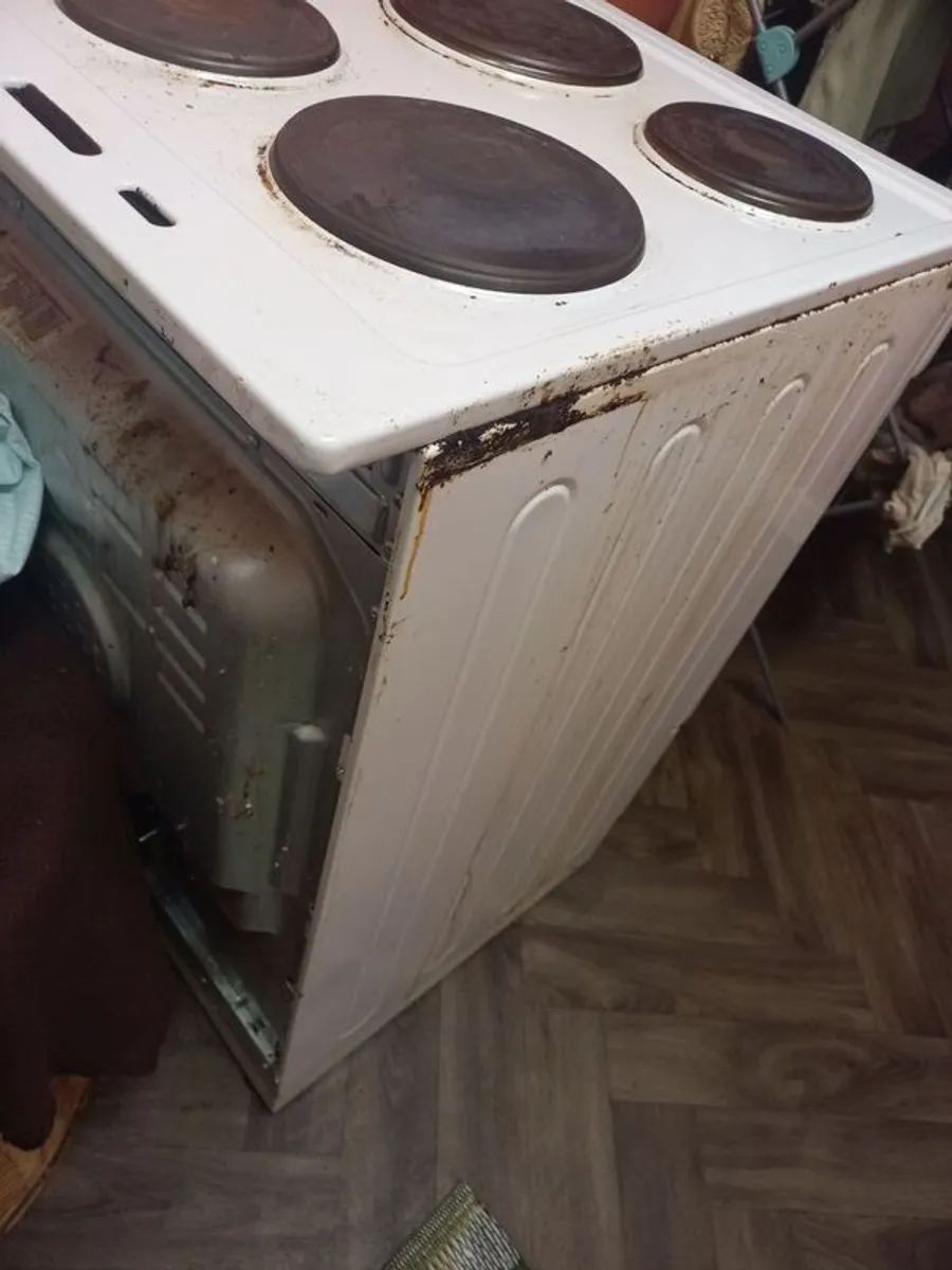 Freestanding 50cm white Cooker free to take away - Image 3