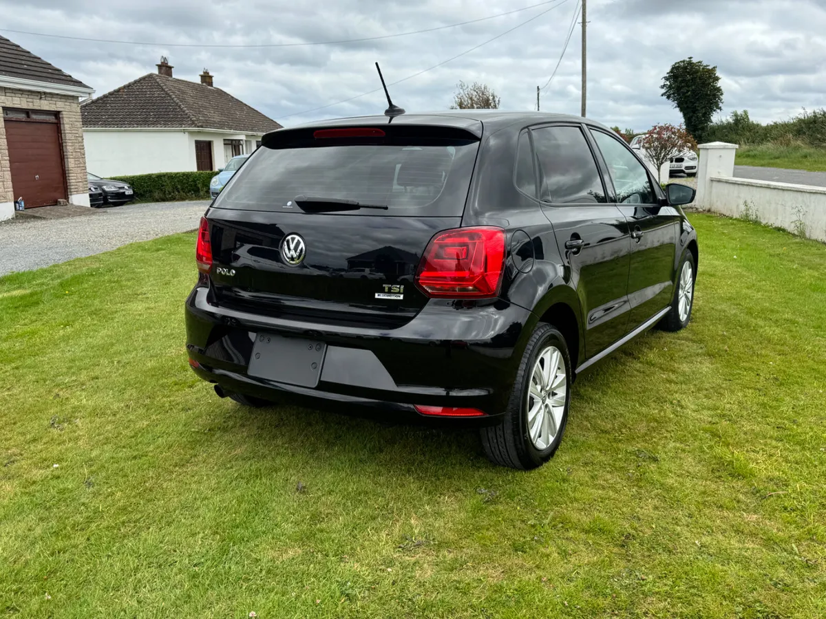 161 Volkswagen Golf Premium Edition - Image 4