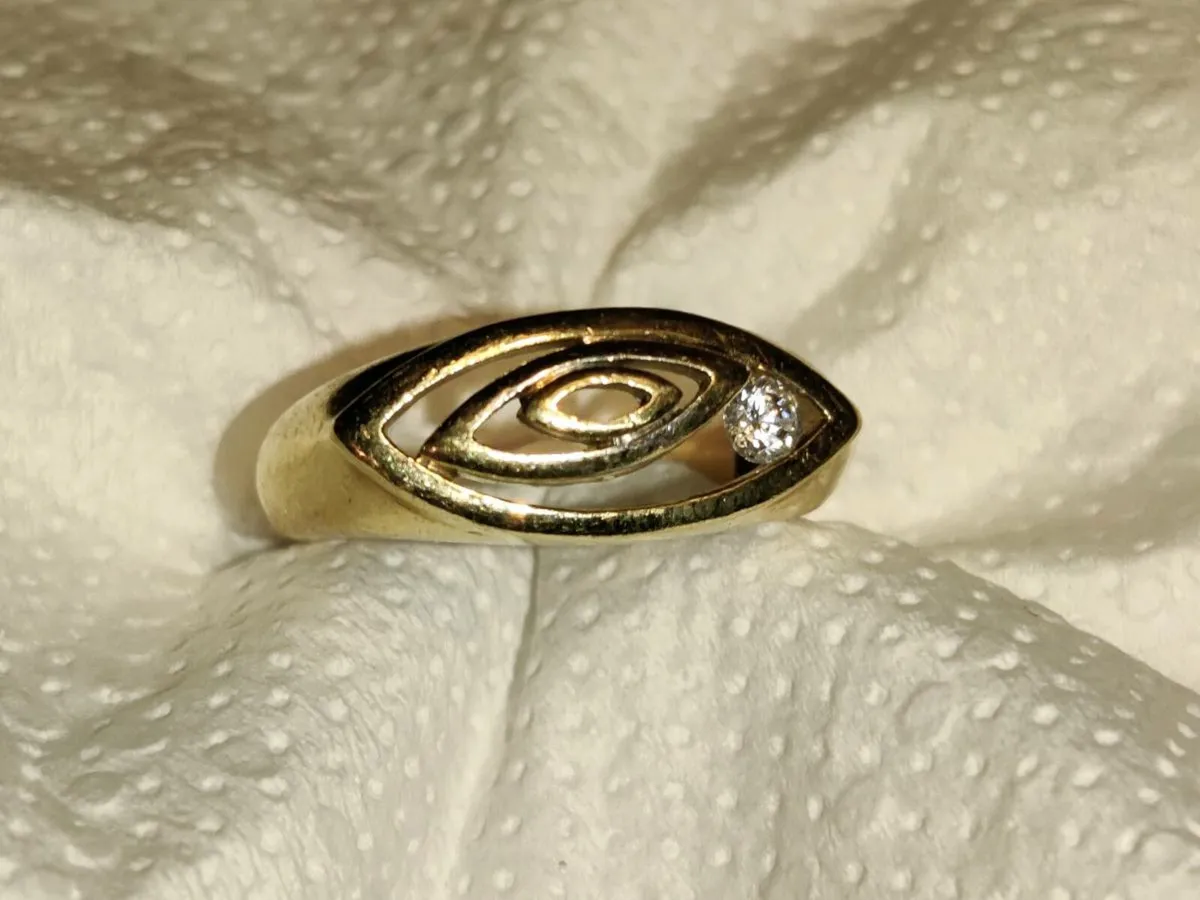 STAR TREK EYE, 9CT Solid Gold 5.15 Gram Ring ! - Image 2