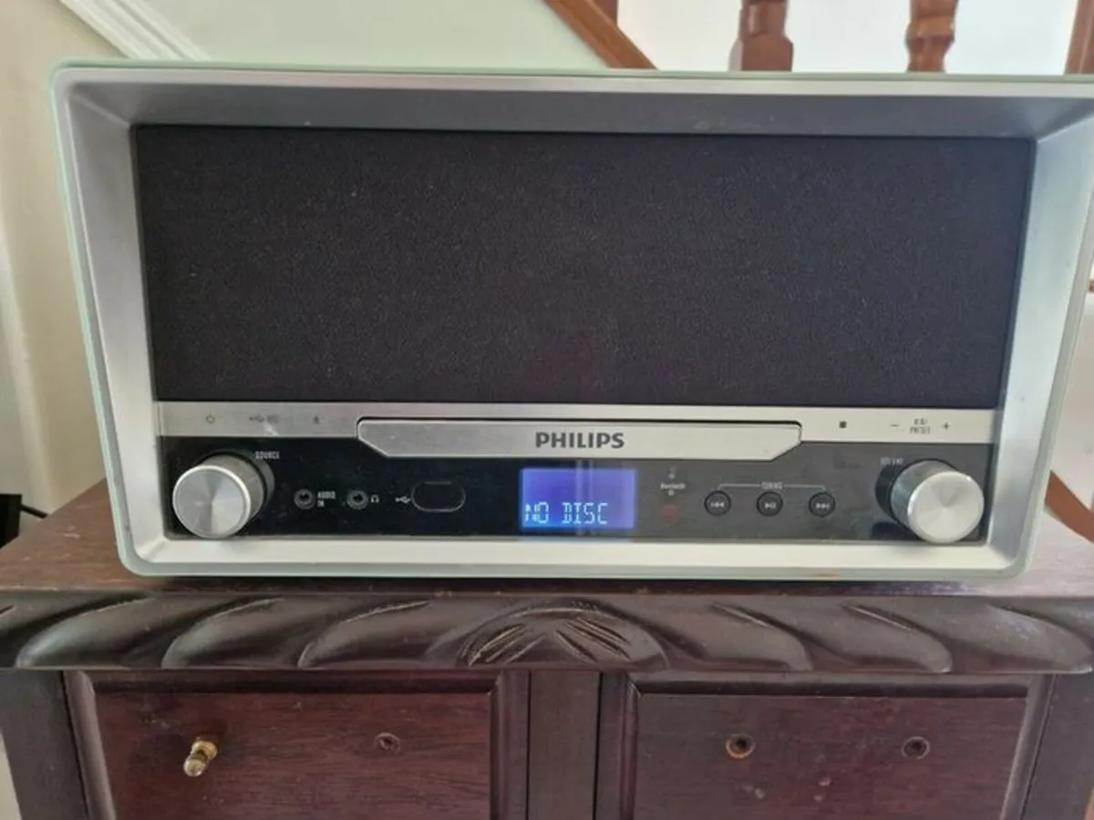 Phillips Stereo System with Radio, CD, Turntable, - Image 2