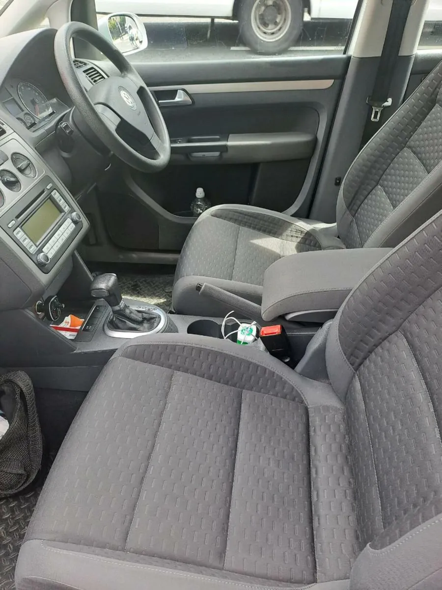 Automatic 7 seater VW Touran - Image 4