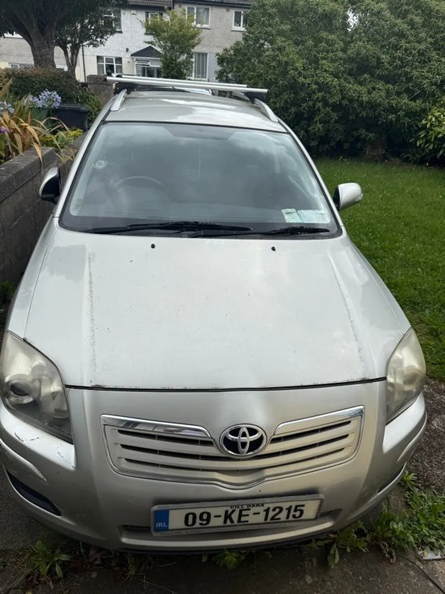 2009 Toyota Avensis - Image 1