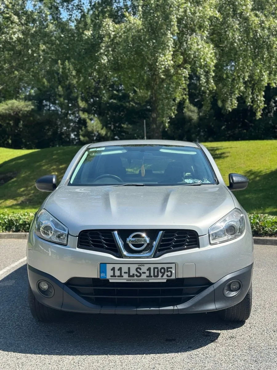 Nissan Qashgai 1.6 petrol  low miles 124 000km - Image 4