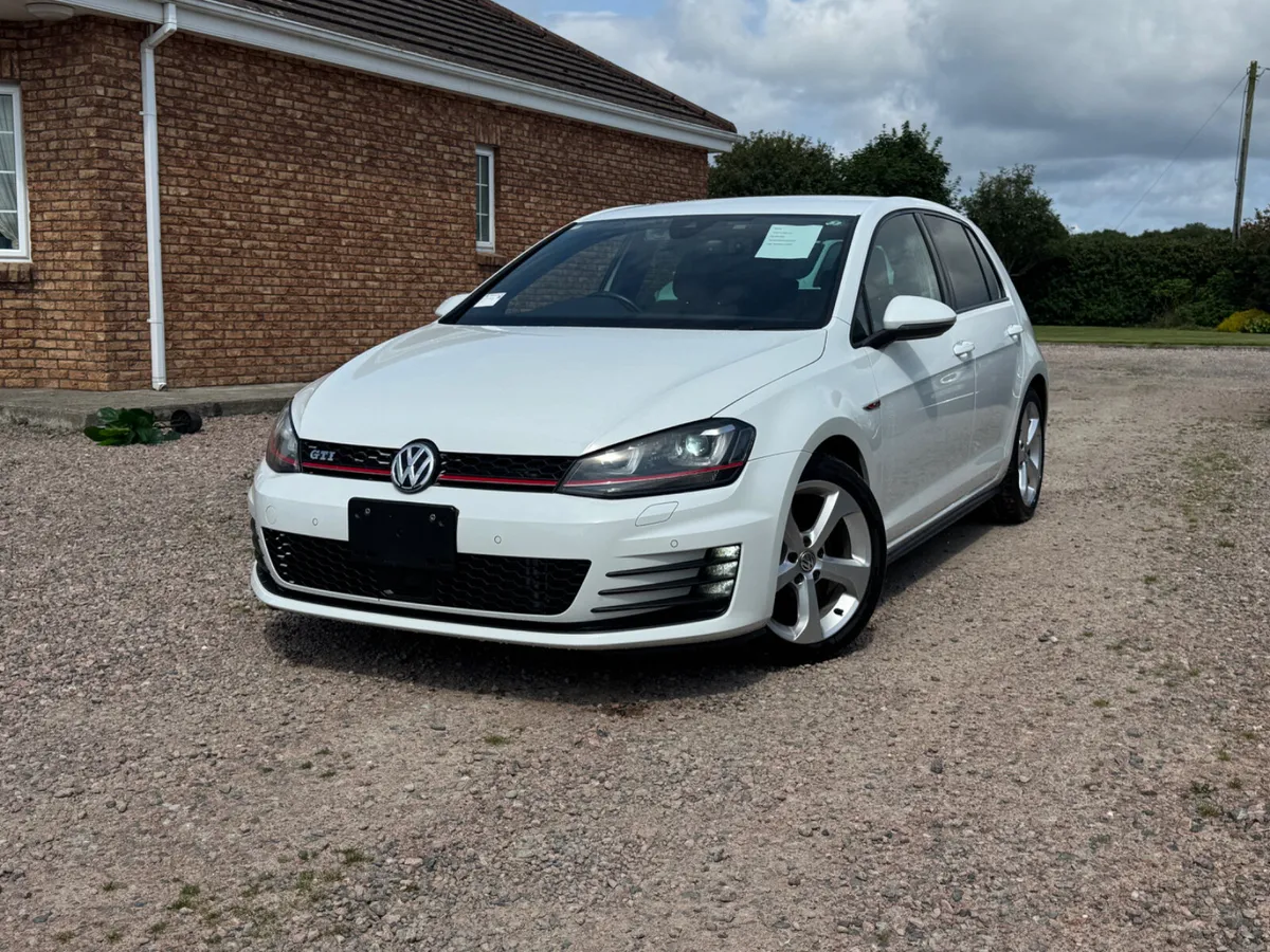 162 Volkswagen Golf GTI DSG - Image 2