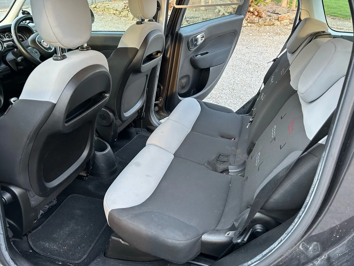 Car - Image 3
