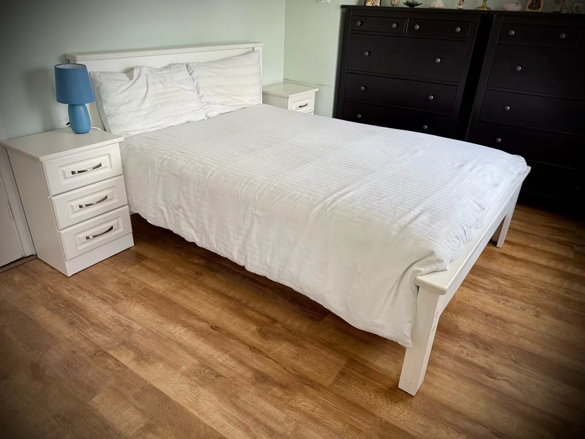Bed and Bedside Tables - Image 3