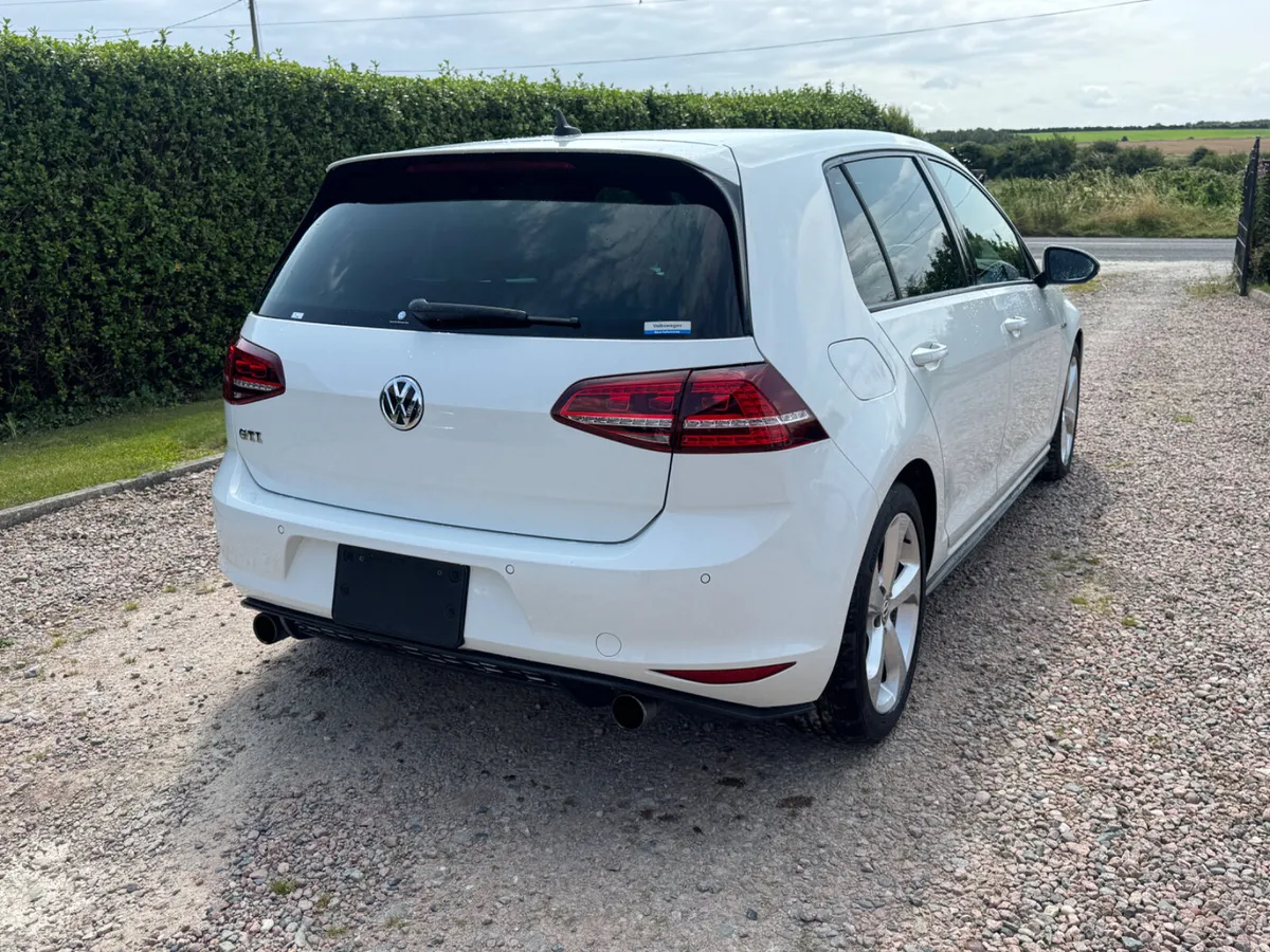162 Volkswagen Golf GTI DSG - Image 4