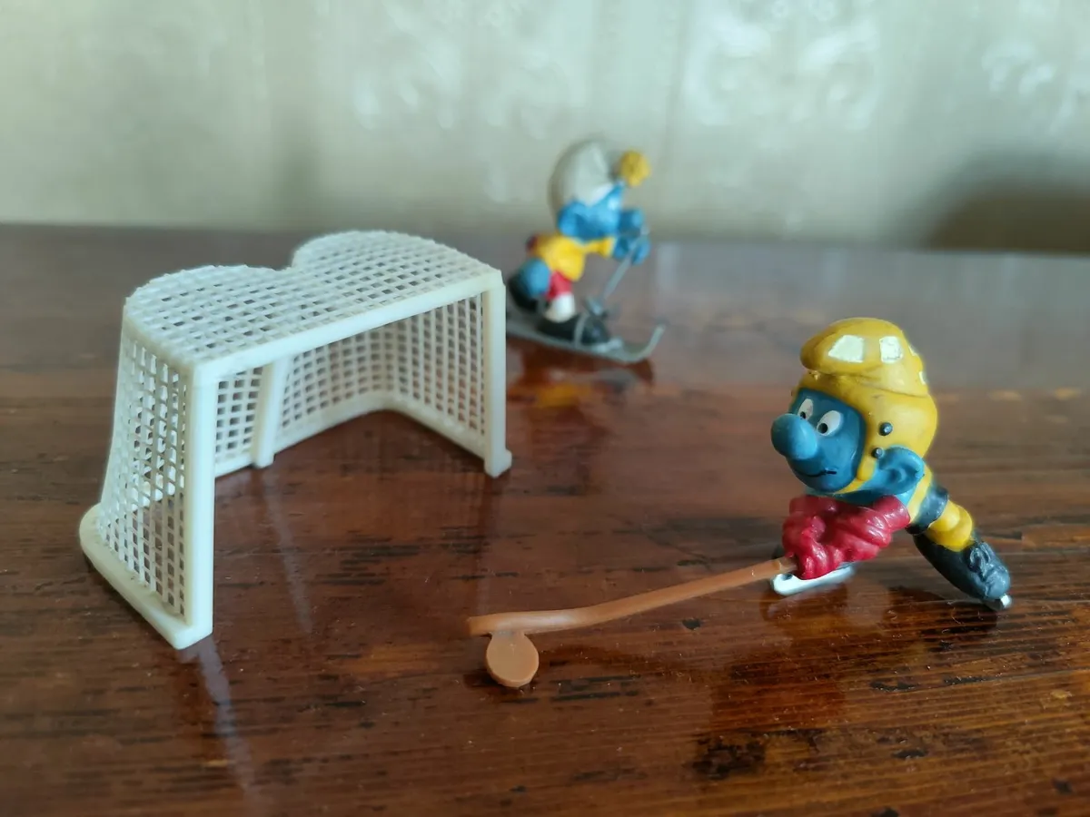 Vintage Sports Smurf: Ice Hockey & Skier (each) - Image 4
