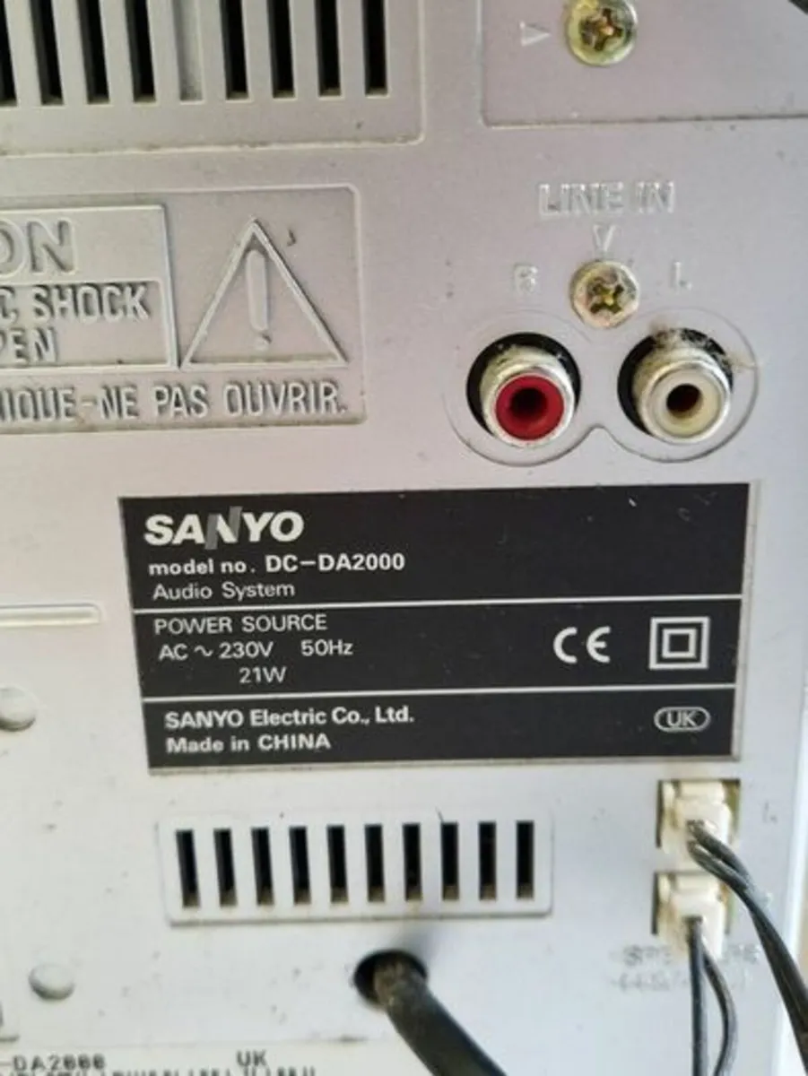 Sanyo 3 in 1 Hifi Stereo System Radio, Tape, CD, - Image 3