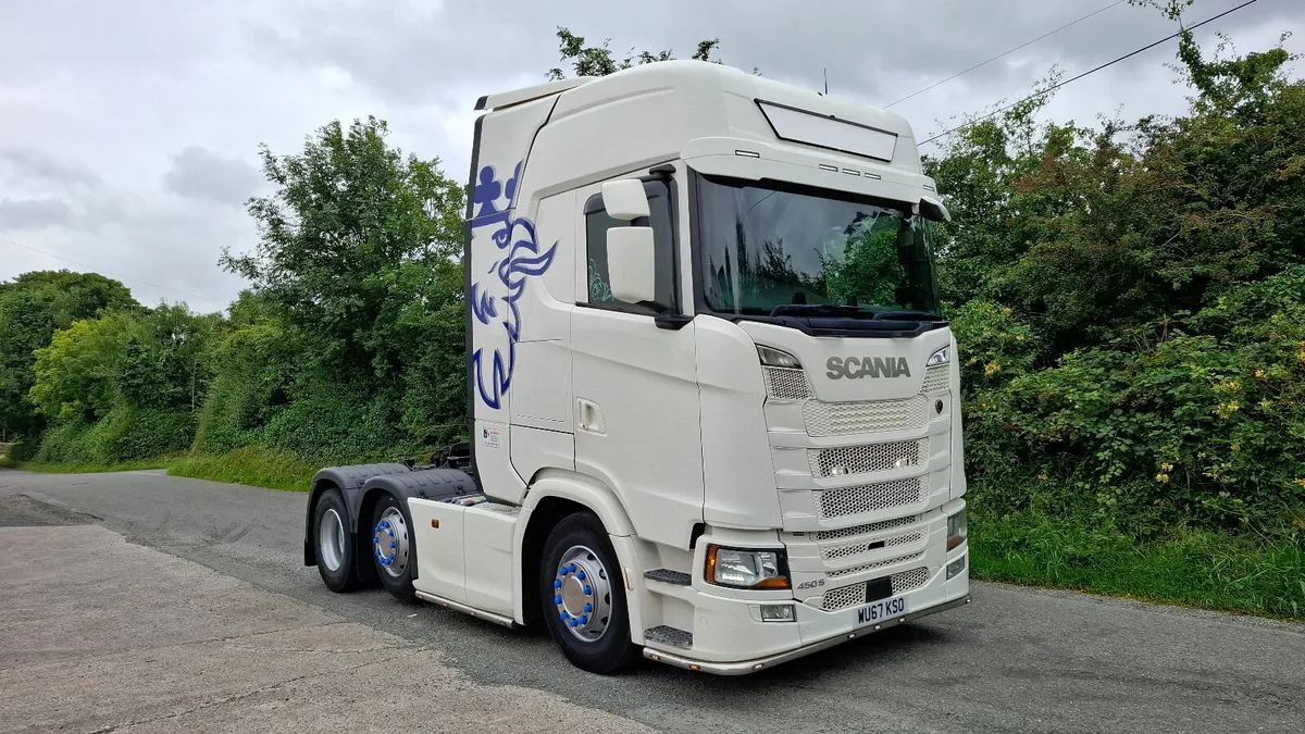 2017 Scania S450 Next Gen , 6x2 , Mid Lift - Image 1