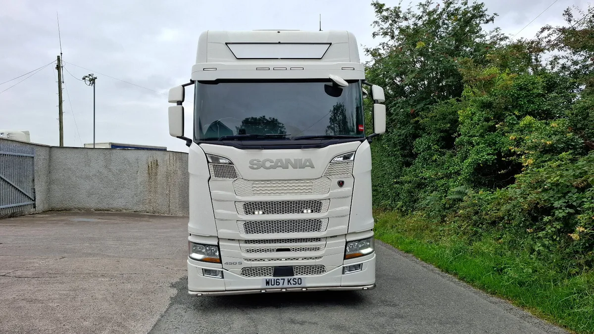 2017 Scania S450 Next Gen , 6x2 , Mid Lift - Image 2